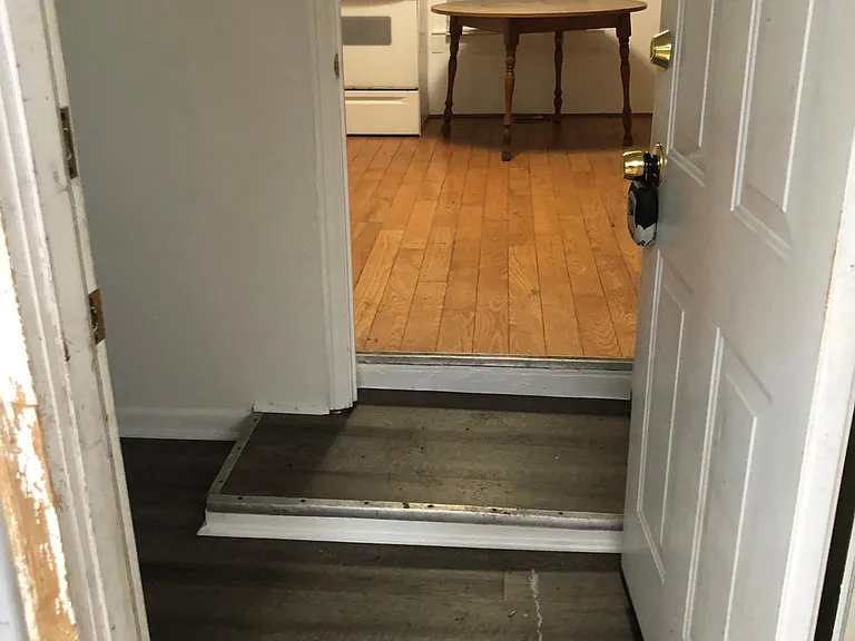 1933 Moss St — Photo 12