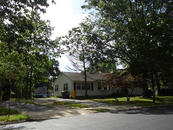 2nd image of 11 Royal Ave