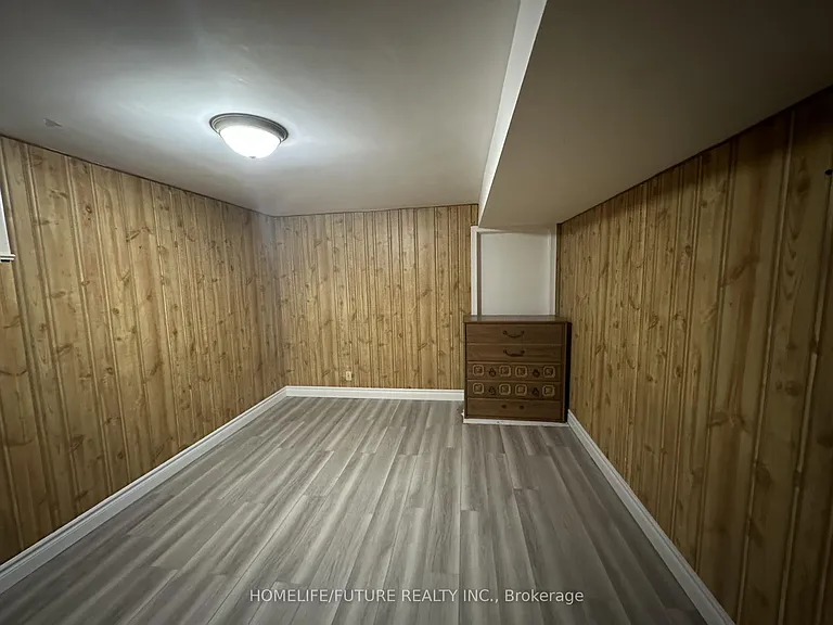27 Kells Ave #BASEMENT — Photo 9