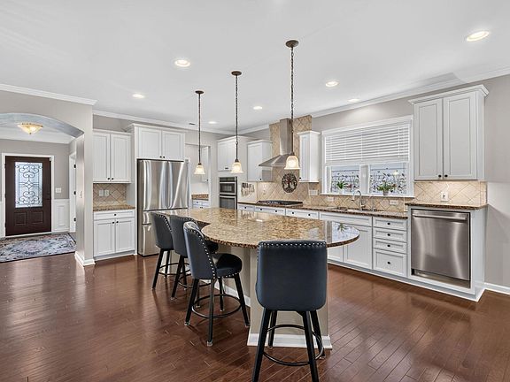 3rd image of 2604 Bloomsbury Manor Dr