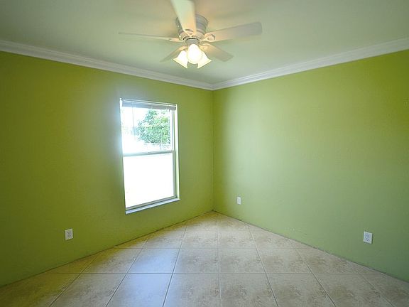 3rd image of 1123 SE 5th Ave