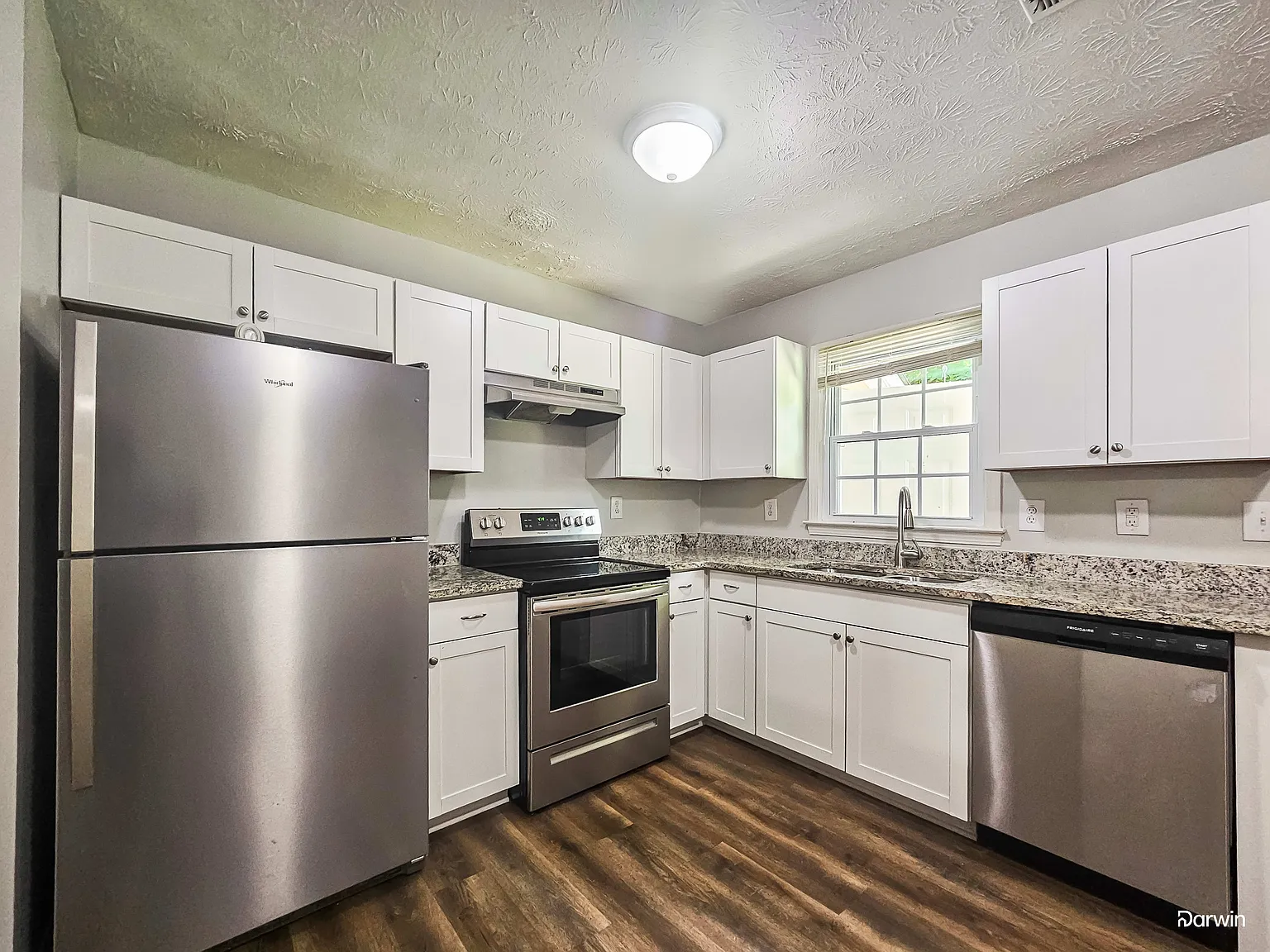 3 bed, 2.5 bath, 1008 sqft, $1,790 — Photo 3