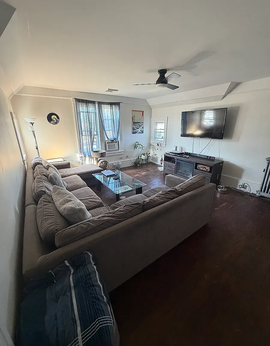 3 bed, 1600 sqft, $850 — Photo 3