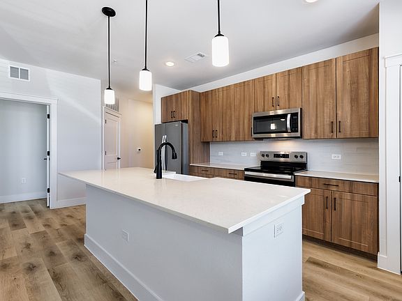 3rd image of 13059 Four Star Blvd #2205