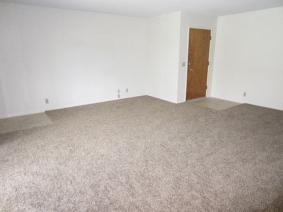 3rd image of 11190 Poplar St APT 3