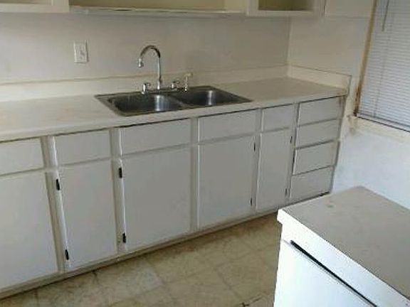 3rd image of 216 Overhill Dr