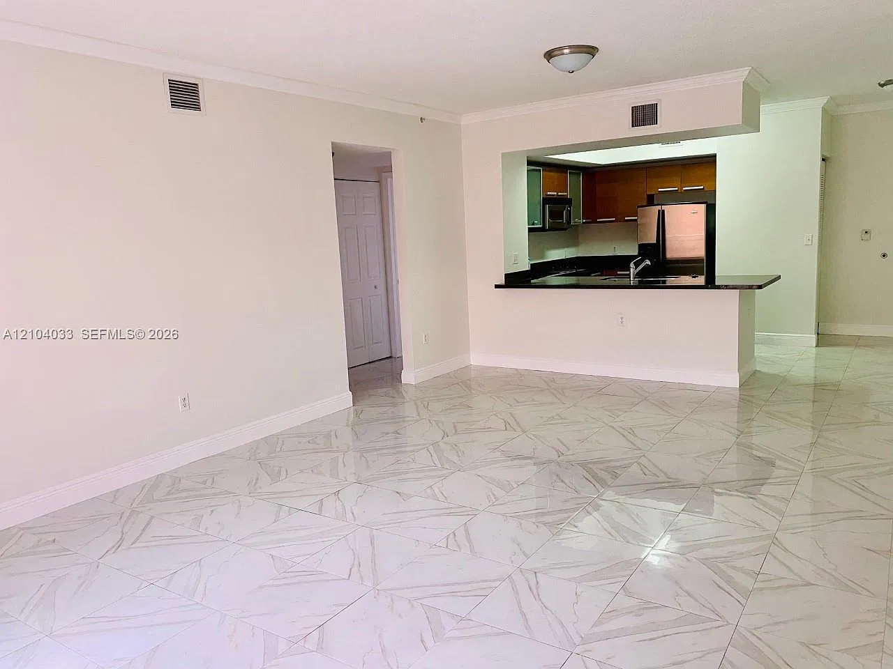 The Minorca Condo — Photo 3