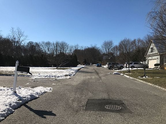 5th image of 150 Montauk Hwy
