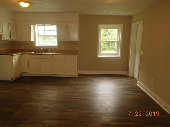 3rd image of 953 Wellman St
