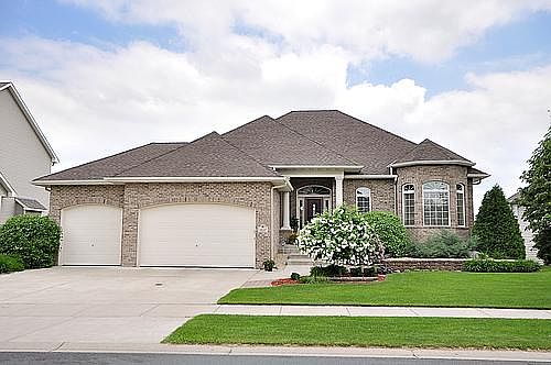 1st image of 2837 Aspen Lake Dr NE