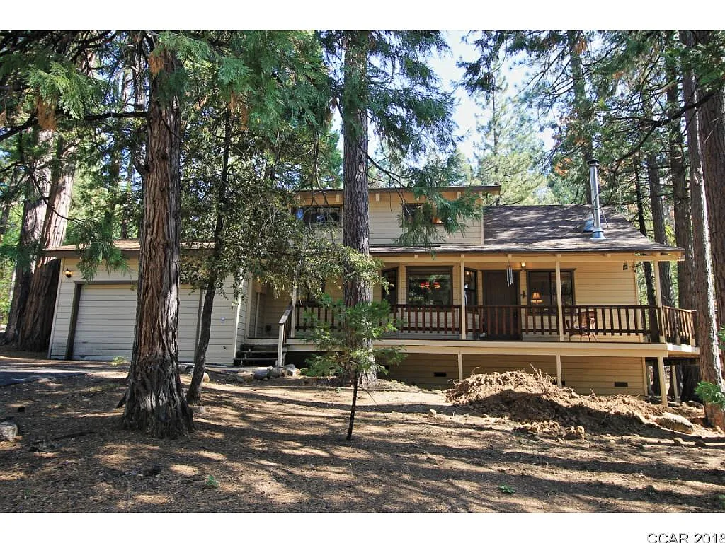 3552 Crystal Way photo 1