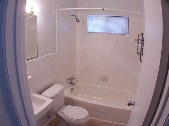 3rd image of 4610 Sussex Ave