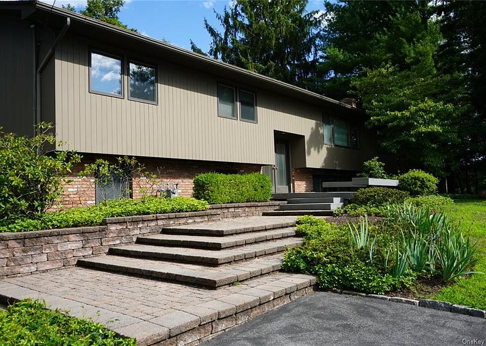 1st image of 65 Susan Dr