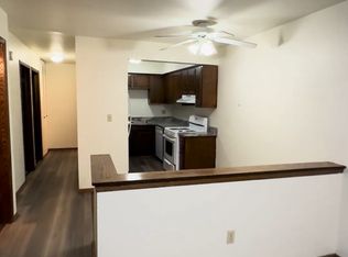 Spacious 2-Bedroom Apartment, Milwaukee, WI 53214