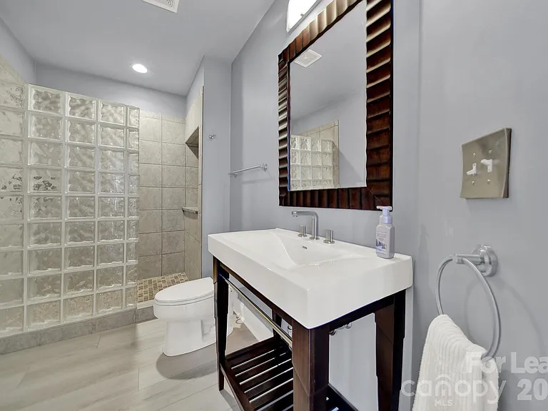 210 N Church St #1002 — Photo 7