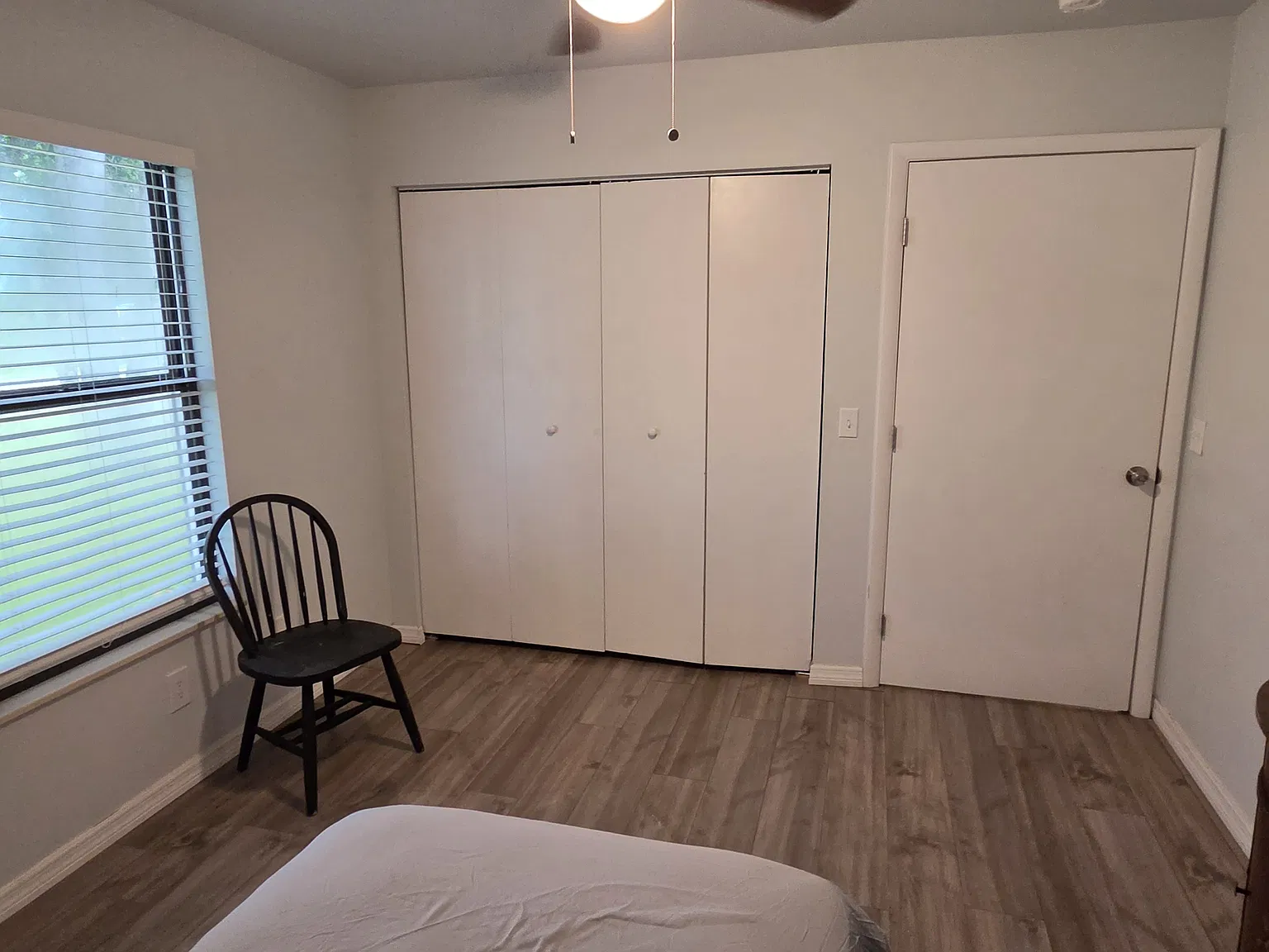 6 bed, 2609 sqft, $850 — Photo 3