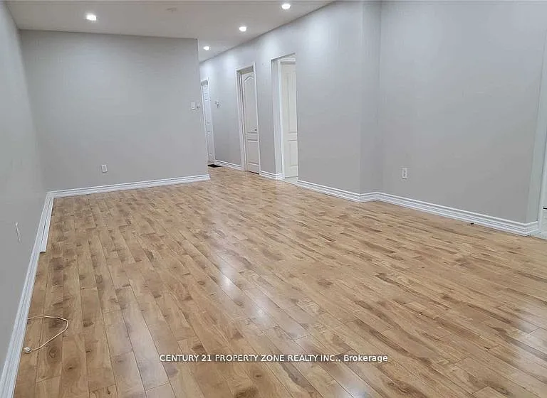 25 Albion Cres — Photo 4