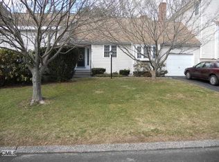 201 Fox Run, Shelton, CT 06484