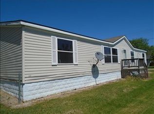 306 1/2 N Main St, Drayton, ND 58225