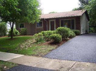 213 Hadleigh Rd, Bolingbrook, IL 60440