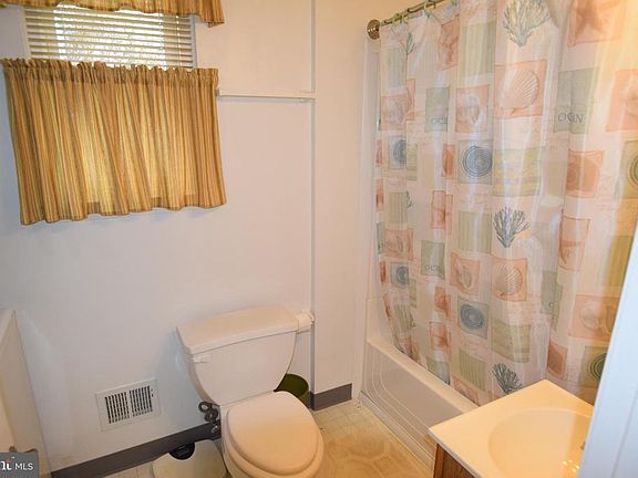 5th image of 1110 Prospect Ave