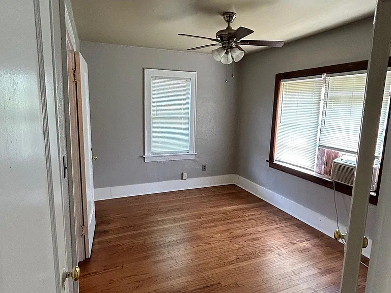 922 W Hill St — Photo 18