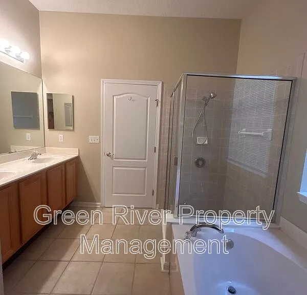 2120D Stone Creek Dr — Photo 15