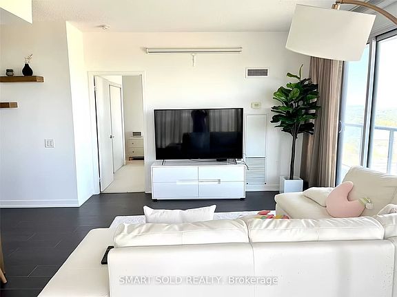 4th image of 121 McMahon Dr #3208