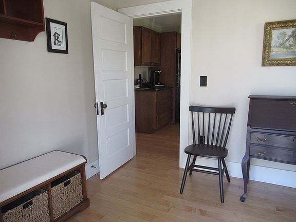 3rd image of 18 Manning St #1
