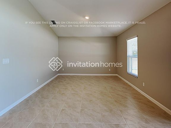 4th image of 301 SE Fallon Dr