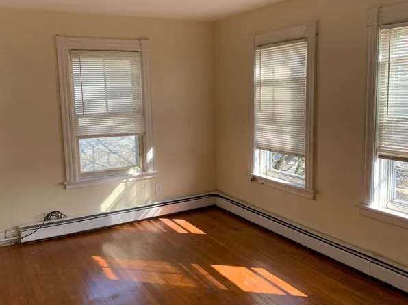 (undisclosed Address), New London, CT 06320