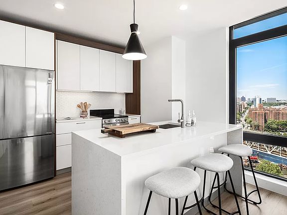 3rd image of 228 E 135th St APT 1003