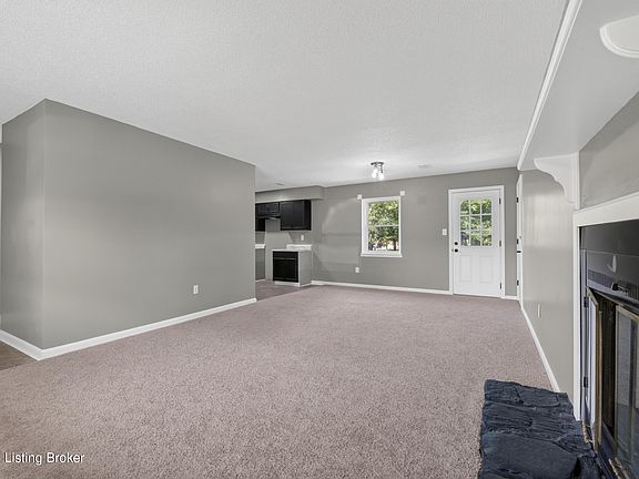 4th image of 450 Pearman Ave