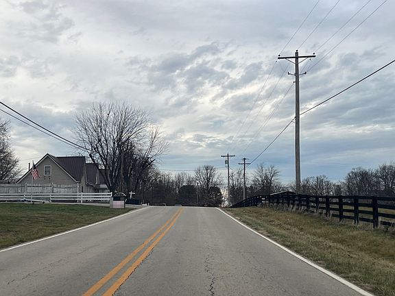 5th image of 3928 E Danville Rd