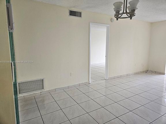 3rd image of 1300 NE Miami Gardens Dr APT 217E