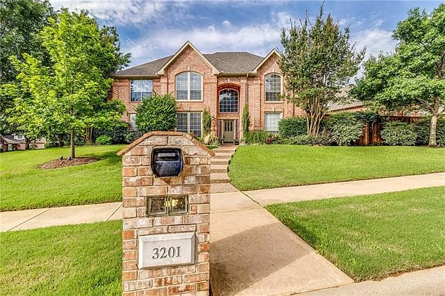 1st image of 3201 Chaucer Ln