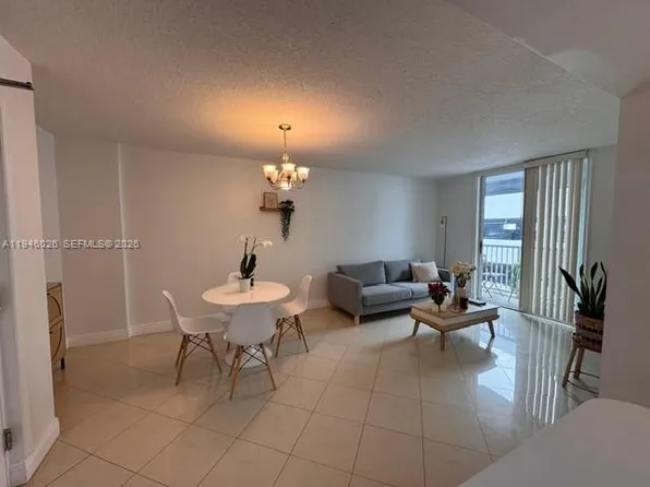 104 SW 9th St APT 1403, Miami, FL 33130