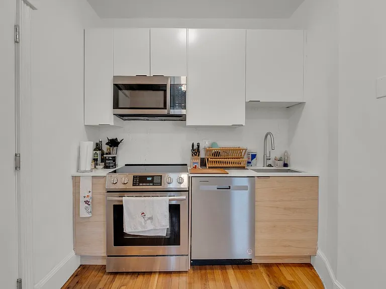 1020 Commonwealth Ave #201 — Photo 2