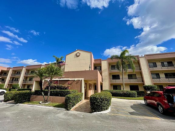 2nd image of 10603 W Clairmont Circle #111