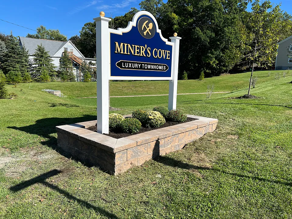 24 Miners Ln