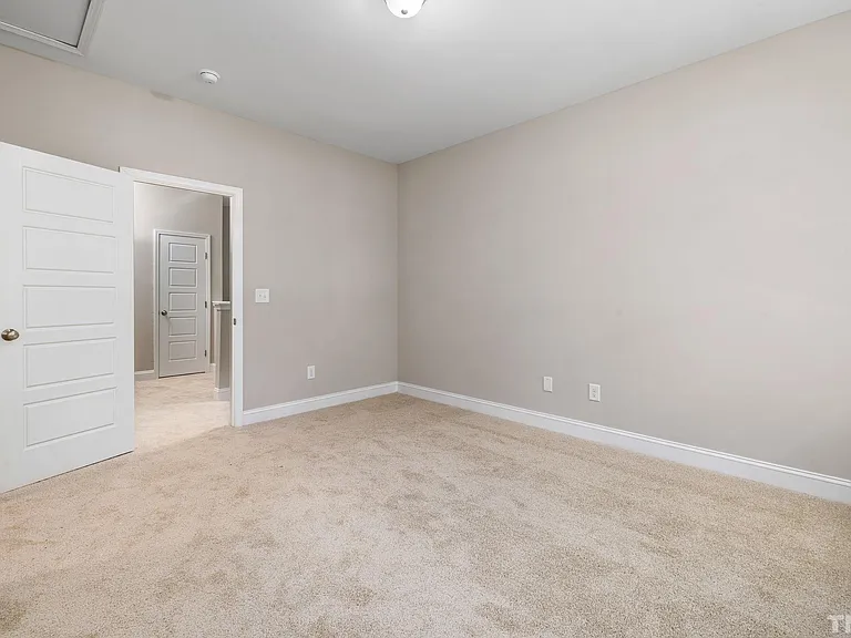 335 E Pine Ave — Photo 19