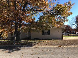 309 Hickory Tree Ct, Brighton, IL 62012