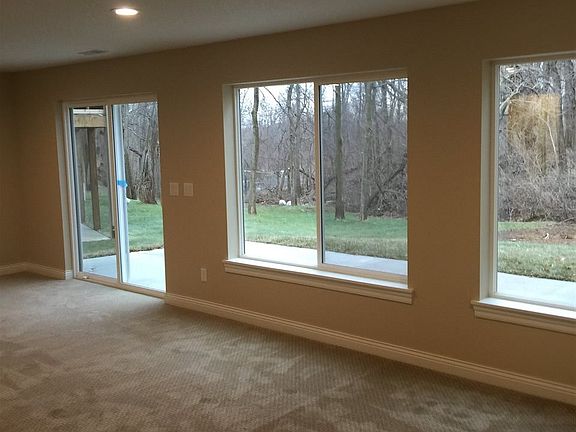4th image of 3619 Meadow Cir E