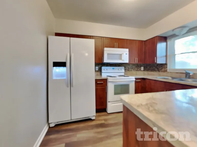 702 Falkirk Ave — Photo 5