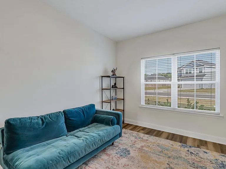 487 Meloney Dr — Photo 6