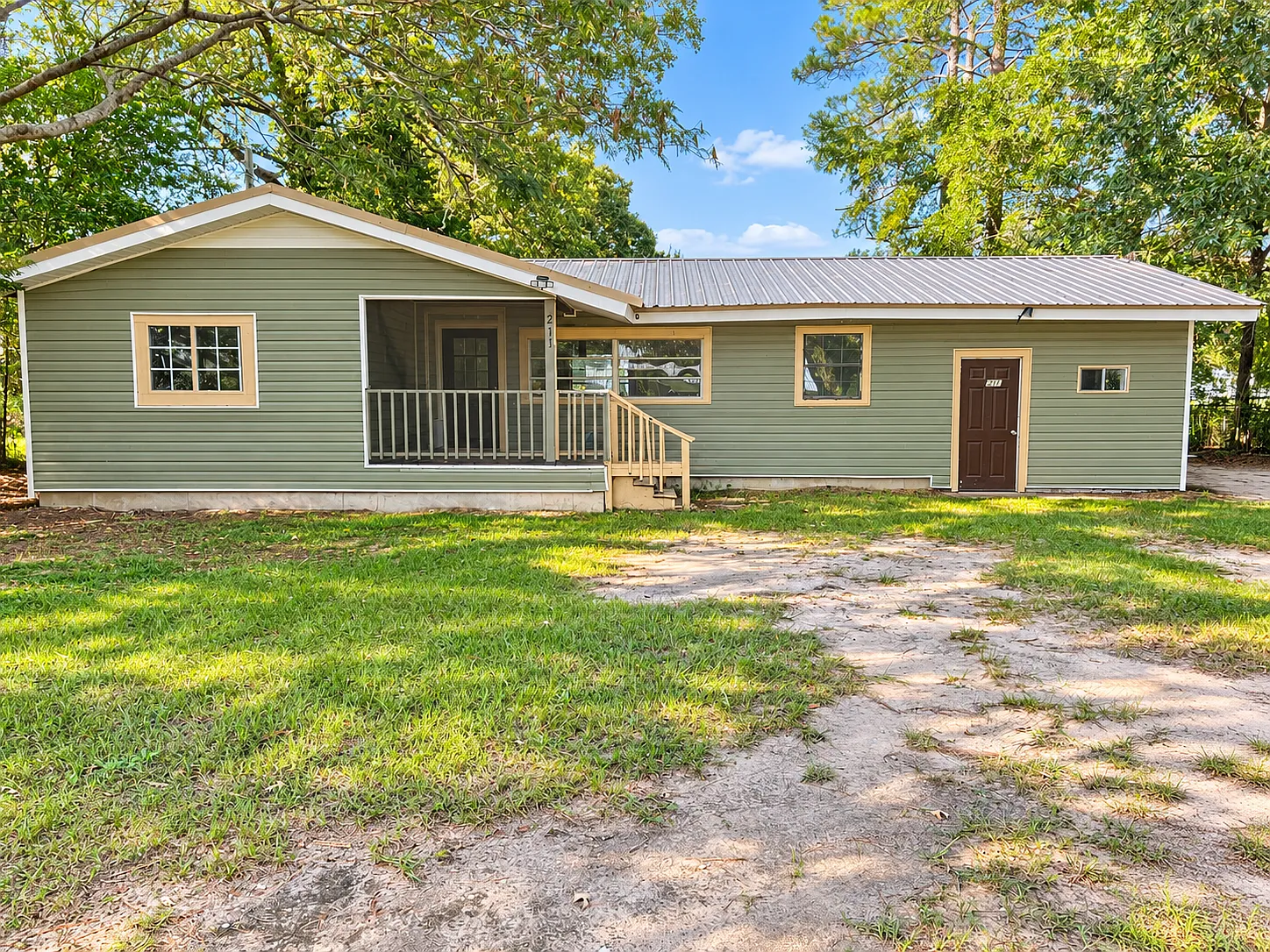 3 bed, 992 sqft, $900 — Photo 1