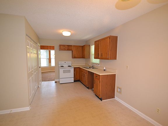 5th image of 10813 Magenta Ln