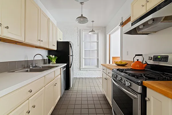 Sold by Corcoran | media 29