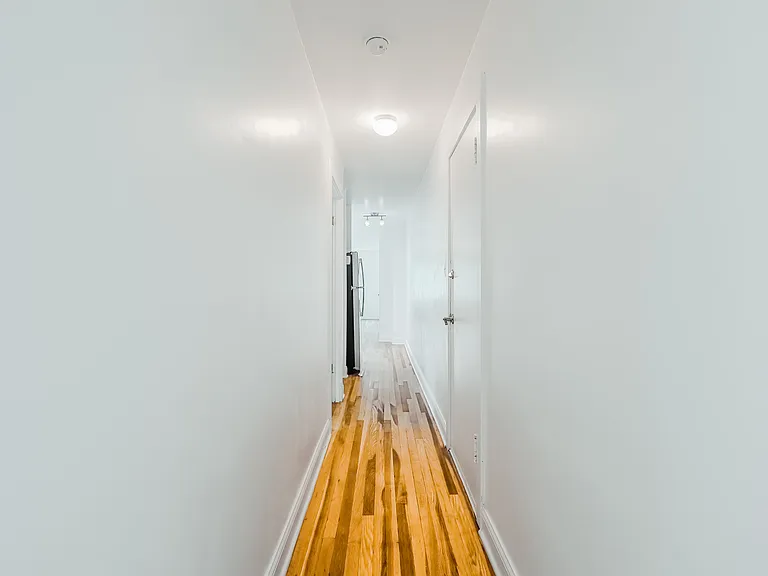 10600 Clifton — Photo 11