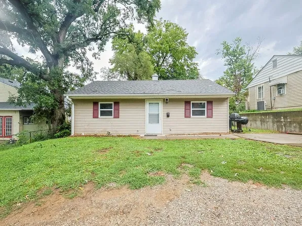 2009 Barkley Ln, Saint Joseph, MO 64501
